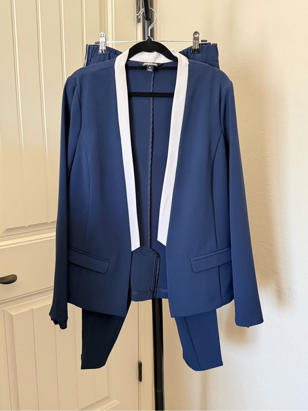 Project Runway Tailored Navy Blue 2-Piece Pant Suit Set White Trim Blazer M